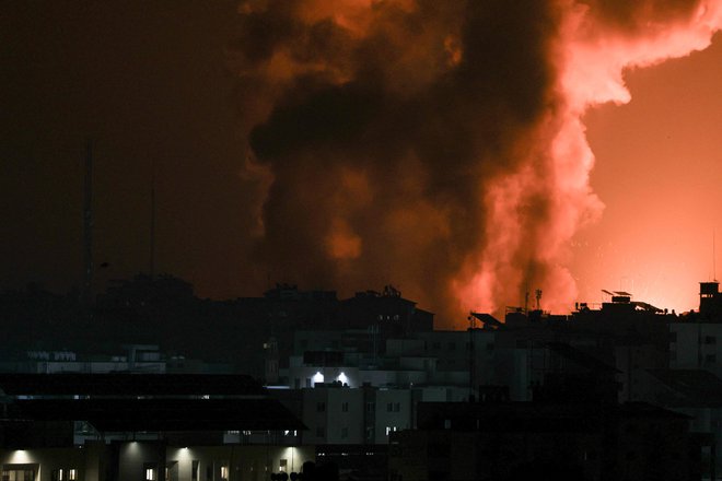 Izraelski povračilni napadi v Gazi FOTO: Mahmud Hams/AFP