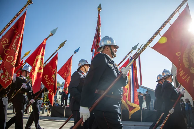 Gasilska parada v Žalcu. FOTO: Voranc Vogel/Delo