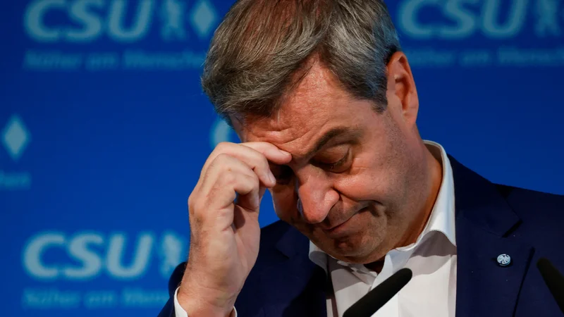 Fotografija: Predsednik CSU in bavarski premier Markus Söder ne more biti povsem zadovoljen z rezultati njegove stranke. Svobodni volivci in AfD so mu namreč ukradli precej volivcev. FOTO: Michaela Rehle/REUTERS