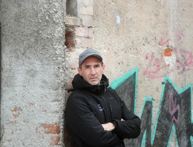 Največja laž je, da je v vinu resnica, ugotavlja Miha Šalehar. FOTO: Blaž Samec/Delo