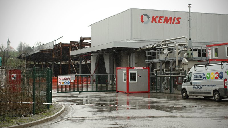 Fotografija: Kemis, podjetje za skladiščenje, obdelavo in predelavo odpadkov. Vrhnika. FOTO: Jure Eržen/Delo