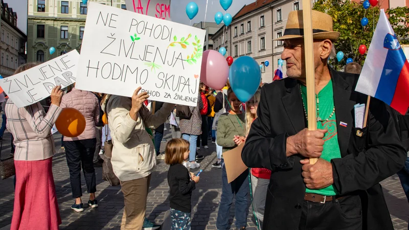 Fotografija: Aktualne družbene polemike se vrtijo okoli umetnega začetka in konca življenja, o splavu in evtanaziji. FOTO: Voranc Vogel/Delo