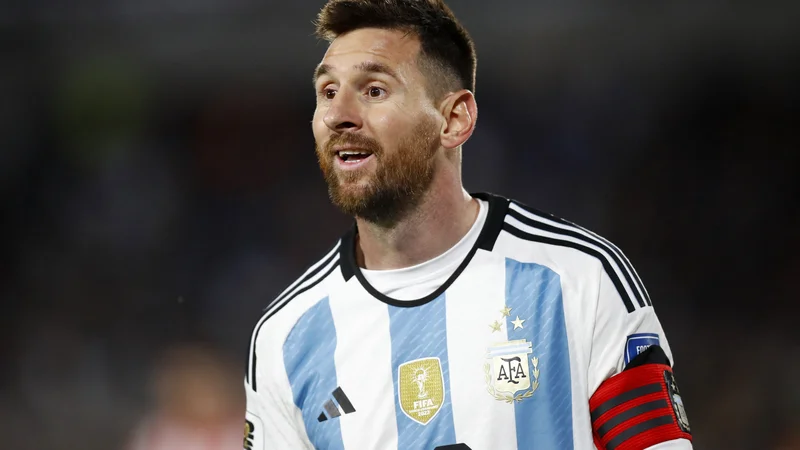 Fotografija: Lionel Messi ostaja del argentinske nogometne reprezentance. FOTO: Agustin Marcarian/Reuters