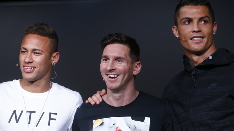 Fotografija: Selitev iz Evrope se je sveti nogometni trojici Cristianu Ronaldu (desno), Lionelu Messiju (v sredini) in Neymarju debelo izplačala. FOTO: Arnd Wiegmann/Reuters Reuters