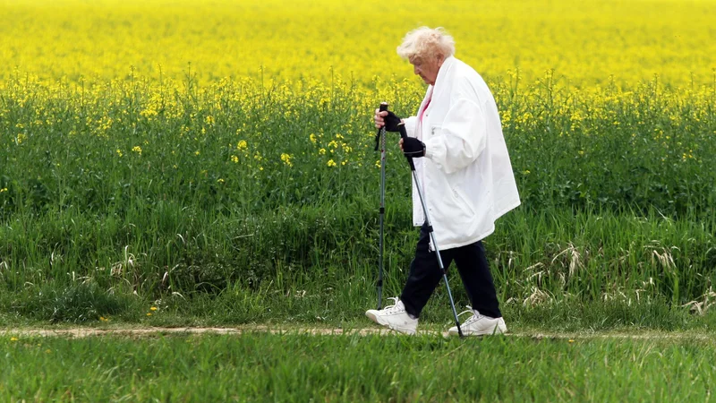 Fotografija: Če želimo dolgoživo družbo, je treba postopoma vpeljevati koncepte preventive v zdravstvu. FOTO: Tadej Regent/Delo