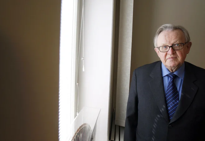Rešitev, ki jo je Ahtisaari predstavil maja 2007, je bila nekako salomonska: predlagal je samostojnost Kosova, vendar kontrolirano, pod nadzorom Združenih narodov. FOTO: Martti Kainulainen/AFP