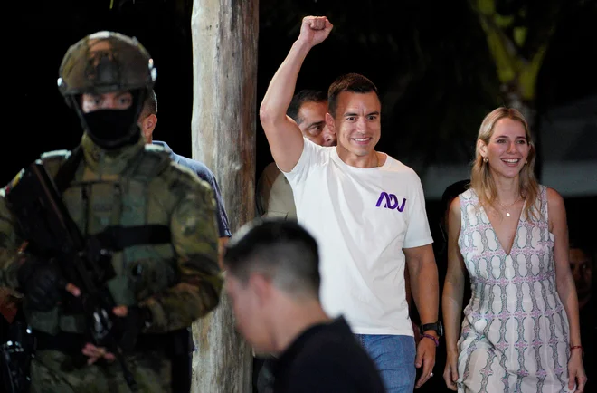 Daniel Noboa (na fotografiji) bo na položaju samo 16 mesecev, do maja 2025, saj bo dokončal mandat sedanjega predsednika Guillerma Lassa, ki je maja razpisal predčasne volitve. FOTO: Santiago Arcos/Reuters