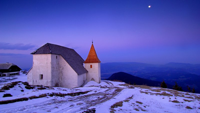 Fotografija: Uršlja gora je s 1699 metri najbolj množično obiskana koroška gora in je najvzhodnejši karavanški vrh v Sloveniji. FOTO: Tomo Jeseničnik