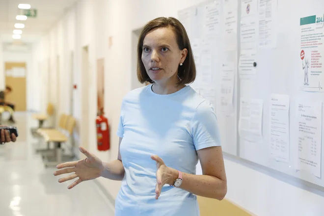 Eva Vodnik bo ostala delno zaposlena v Zdravstvenem domu Šentvid. Zapušča ga le začasno. FOTO: Leon Vidic/DELO