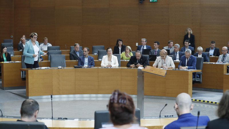 Fotografija: SDS in NSI. Državni zbor, poslanska vprašanja predsedniku vlade in ministrom. Ljubljana, 18. september 2023