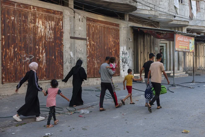 Palestinci v Rafi FOTO: Mohammed Abed/AFP