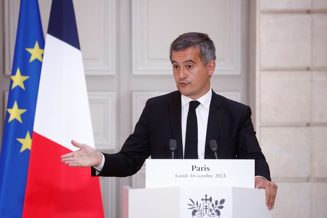 Francoski minister za notranje zadeve Gerald Darmanin ni varčeval z obtožbami. FOTO: Pool Via Reuters