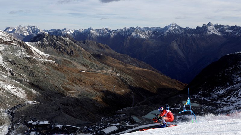 Fotografija: Znameniti ledenik nad Söldnom bo nalednji konec tedna v znaku spektakla alpskih smučarjev in smučark. FOTO: Leonhard Foeger/Reuters