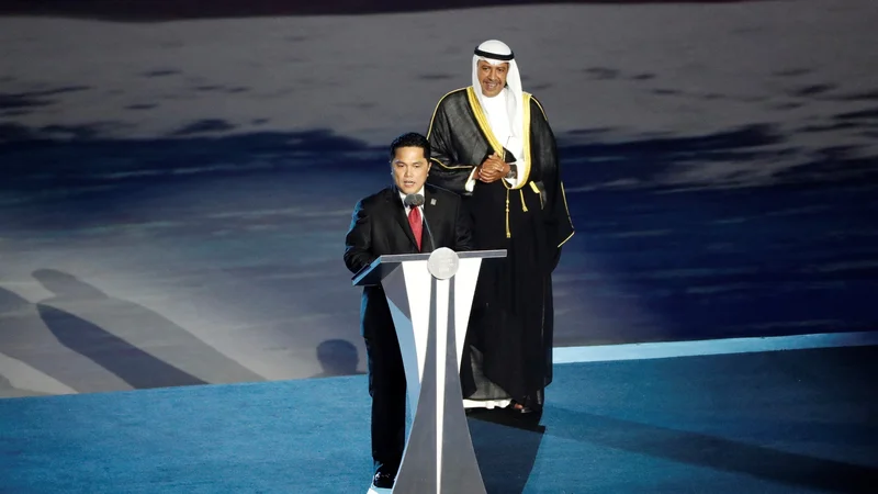 Fotografija: Erick Thohir si je premislil in bo raje podprl kandidaturo Savdske Arabije. FOTO: Issei Kato/Reuters