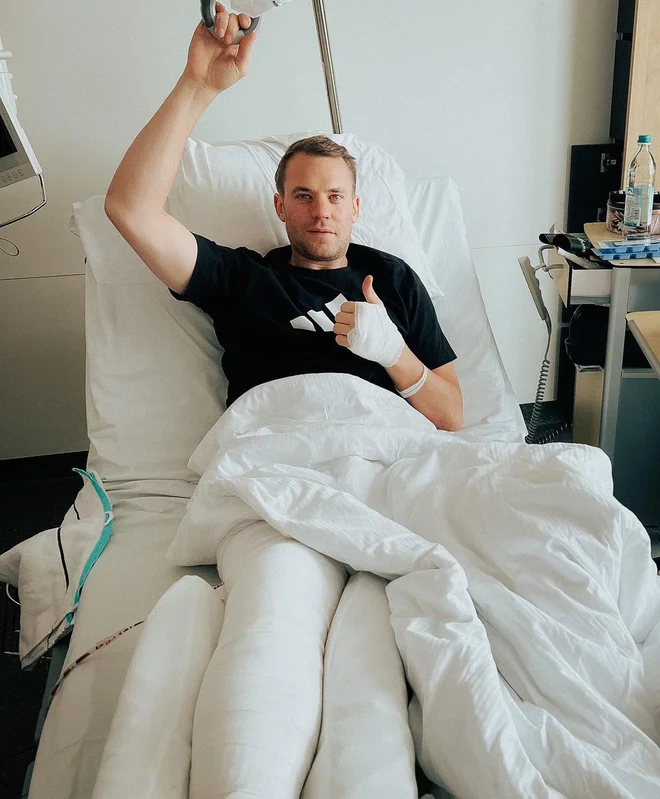 Manuel Neuer po operaciji. FOTO: Instagram