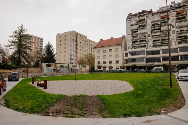 V parku bodo med drugim otroško igrišče, prireditveni prostor in javnosti dostopen sadovnjak. FOTO: Črt Piksi