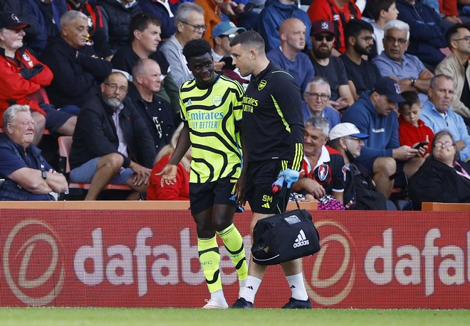 Bukayo Saka je zaradi težav z mišico izpustil reprezentančno akcijo Anglije, a naj bi bil proti Chelseaju nared za igro. FOTO: John Sibley/Reuters