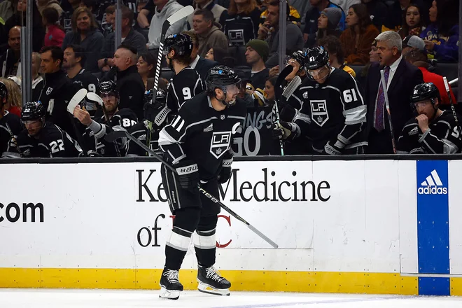 Anže Kopitar med tekmo z Bostonom. FOTO: Ronald Martinez/AFP
