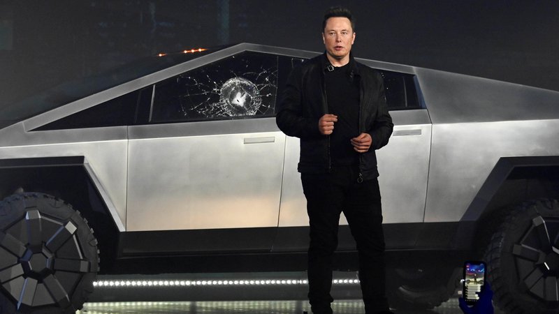 Fotografija: Proizvajalec avtomobilov Tesla je leta 2010 izvedel prvo javno ponudbo delnic v vrednosti 17 dolarjev za delnico, zdaj se z njo trguje pri več kot 260 ameriških dolarjih. FOTO: Robert Hanashiro/Reuters