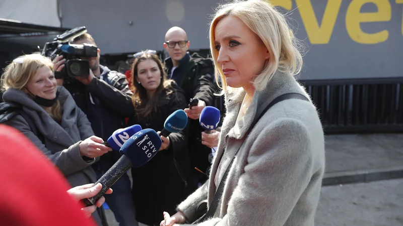 Ali bo Mojca Šetinc Pašek ostala članica poslanske skupine?  Sajovic pravi, da postopek še ni končan. FOTO: Leon Vidic/Delo