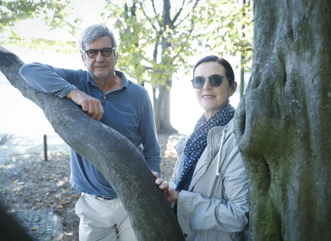 Dr. Marina Dermastia in dr. Tom Turk sta biologa, popotnika, predavatelja, popularizatorja znanosti, življenjska sopotnika. FOTO: Jože Suhadolnik

 


 
