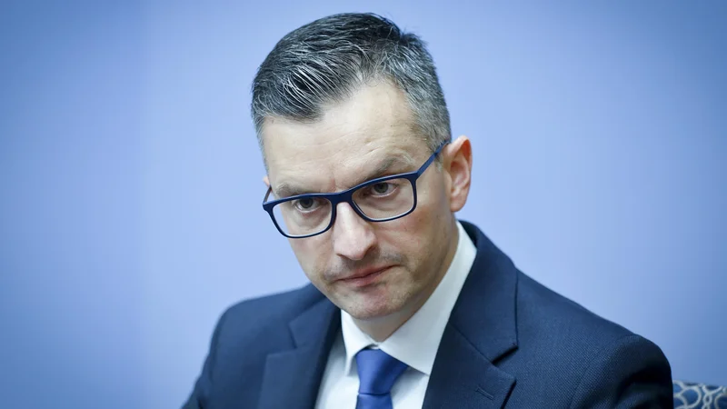 Fotografija: Ministrstvo pod vodstvom Marjana Šarca bo ponovilo razpis. FOTO: Jože Suhadolnik/Delo