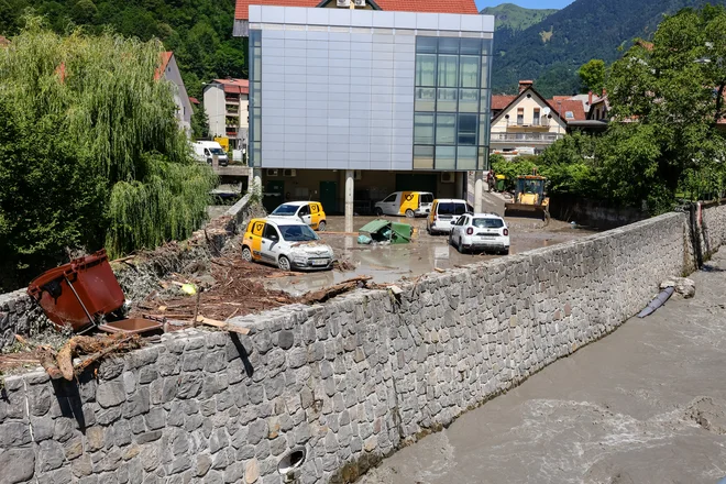 Poplave so naredile ogromno škodo. FOTO: Črt Piksi