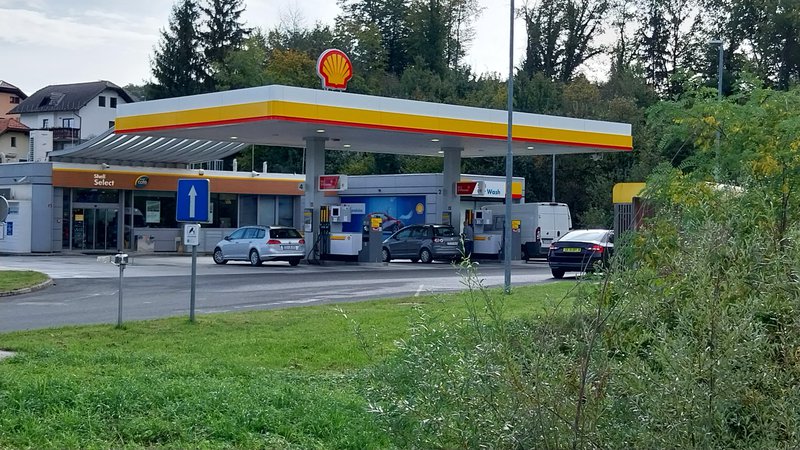 Fotografija: Shell je sredi prejšnjega tedna prevzel v upravljanje bencinsko črpalko v Šmarju pri Jelšah. FOTO: Karel Lipnik