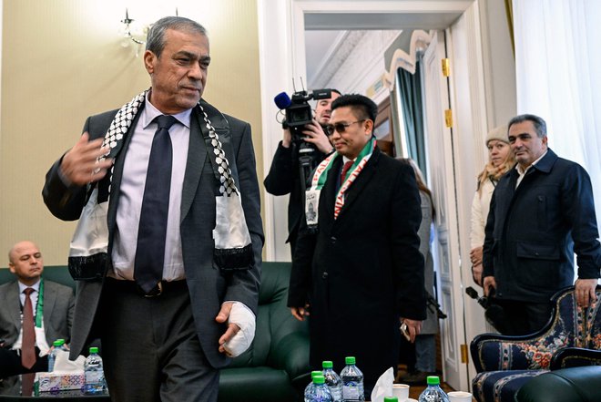 Palestinski ambasador v Rusiji Abdel Hafiz Nofal pred začetkom srečanja ambasadorjev muslimanskih in arabskih držav na palestinski ambasadi v Moskvi 25. oktobra. FOTO: Alexander Nemenov/Afp