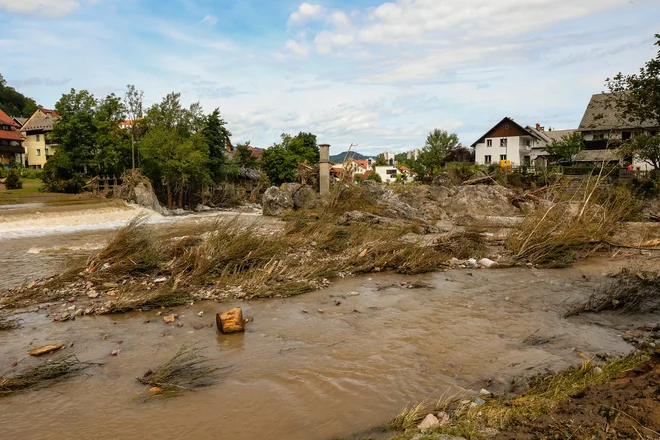 V Škofji Loki in v porečju Sore za zdaj ni težav. FOTO: Črt Piksi/Delo