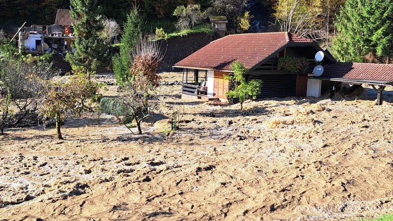 Fotografija: Med najbolj prizadetimi občinami je bilo tudi tokrat Ljubno. Do Rastk spet ni možno priti. FOTO: Špela Kuralt