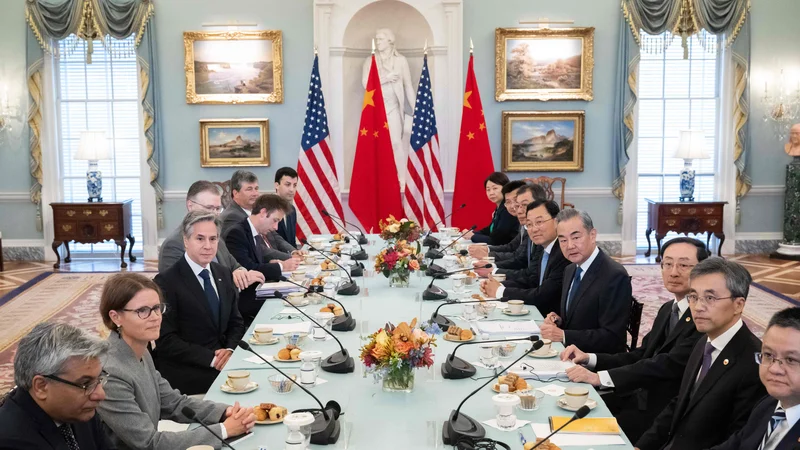 V prid Bidnu ponavljam – v njegovem timu ni nobenega takšnega posameznika, kot so Kiron Skinner, Steve Bannon, John Bolton ... FOTO: Saul Loeb/Afp