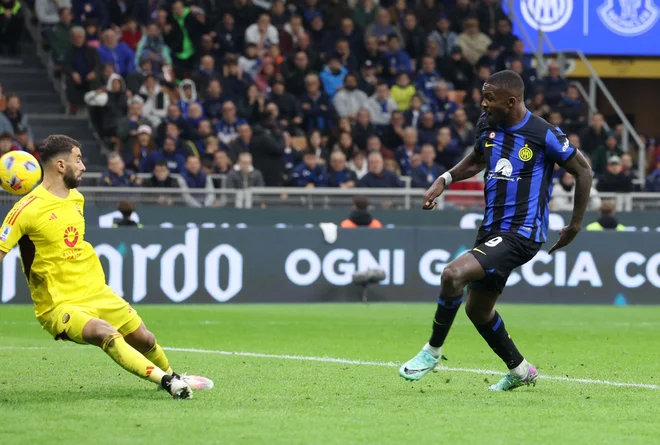 Marcus Thuram je v 81. minuti premagal vratarja Rome. FOTO: Claudia Greco/Reuters