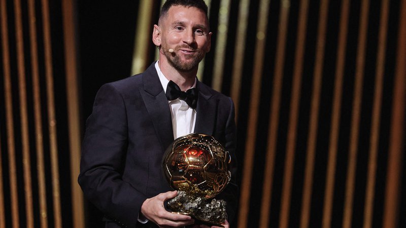 Fotografija: Messi je bil ključni dejavnik pri osvojitvi argentinskega naslova svetovnih prvakov na lanskem SP v Katarju. FOTO: Franck Fife/AFP