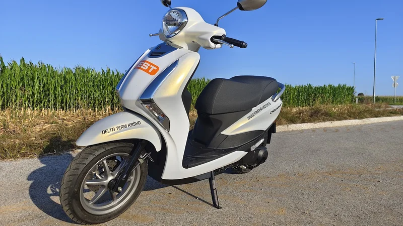 Fotografija: Yamaha d'elight 125 je pravi mestni pomočnik. Foto Jan Jolič Lieven