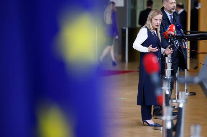 Italijanska premierka Giorgia Meloni je ruskima komikoma, prepričana, da sta afriška visoka uradnika, zaupala svoje pomisleke o poteku vojne v Ukrajini ter o položaju Italije v EU. FOTO: Ludovic Marin/AFP