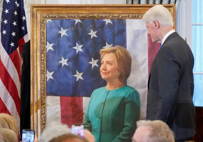 SBF, kot so obsojenca imenovali, se je v javnosti pojavljal tudi z nekdanjim ameriškim predsednikom Billom Clintonom. Foto Ken Cedeno/Reuters