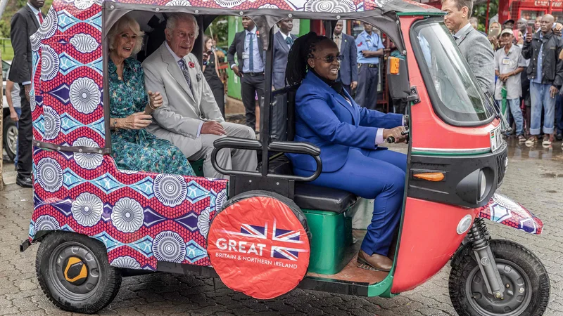 Fotografija: Britanski monarh je ta teden obiskal Kenijo. FOTO: Luis Tato/AFP