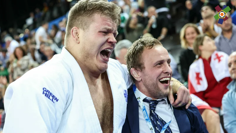 Fotografija: Rok Drakšič (desno) je finskega judoista Marttija Puumalainena popeljal še do naslova evropskega prvaka. FOTO: Emanuele Di Feliciantonio/EJU