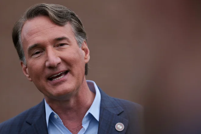 Sloves zmerne alternative Donaldu Trumpu se guvernerju Virginije Glennu Youngkinu odmika. FOTO: Win Mcnamee/Getty Images via AFP