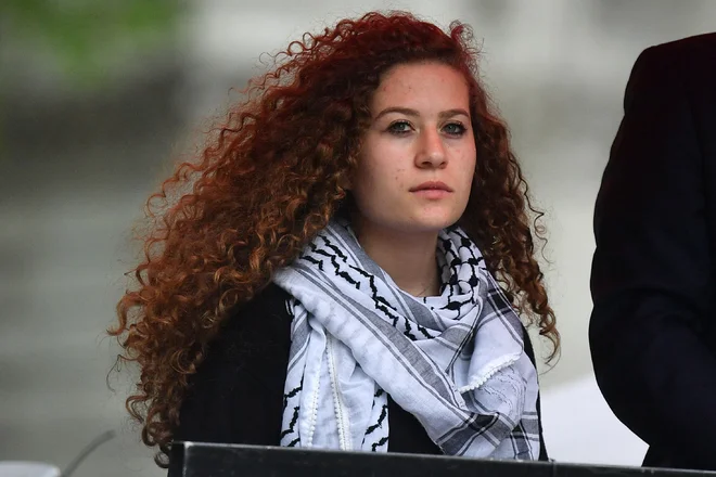 Ahed Tamimi na okupiranem Zahodnem bregu že vrsto let velja za junakinjo in simbolizira upor civilnega prebivalstva proti okupatorju. FOTO: Daniel Leal/AFP