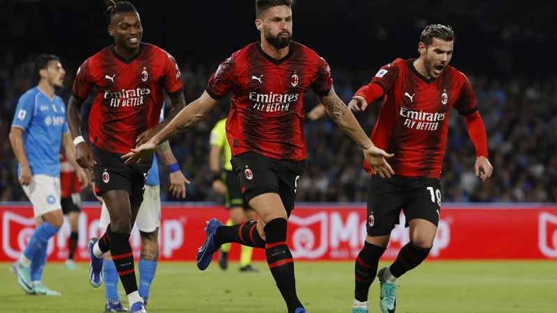 Fotografija: Rafa Leao, Olivier Giroud in Theo Hernandez, vsak po svoje junaki renesanse rdeče-črnih v zadnjih sezonah. FOTO: Ciro De Luca/Reuters