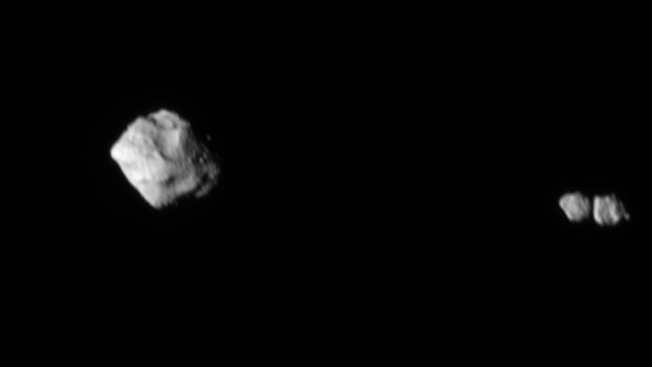 Fotografija: Dinkinesh in njegova lunica, sestavljena iz dveh kosov. FOTO: Nasa/Goddard
