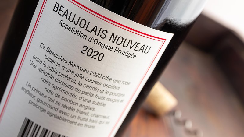Fotografija: Najbolj znano mlado vino je beaujolais nouveau – tehnika vinifikacije je taka, kot jo uporabljajo vinarji tudi pri nas: karbonska maceracija. FOTO: Shutterstock
