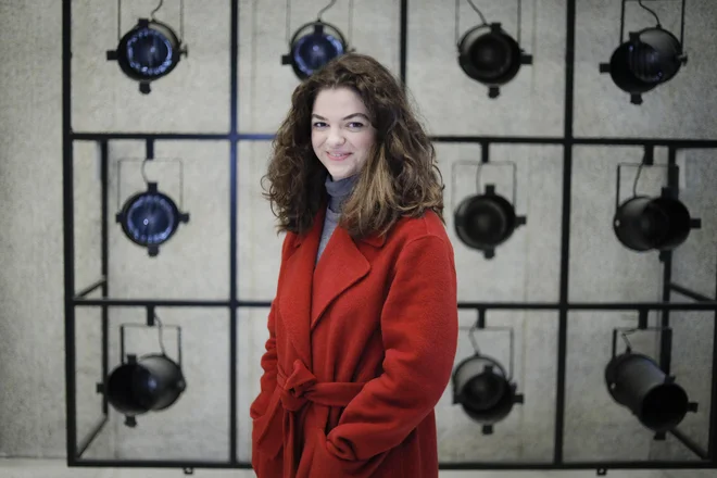 Ni ena tistih, ki je pri petih letih rekla: Mami, jaz bom igralka. Zgodilo se je zelo intuitivno in sprva si je to celo bala priznati. FOTO: Jože Suhadolnik