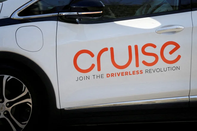 Ameriška družba Cruise ima velike načrte na področju samodejne vožnje, a v tem trenutku tudi precejšnje težave. Za te namene so predelali veliko primerkov električnega avtomobila chevrolet bolt. FOTO: Elijah Nouvelage/Reuters