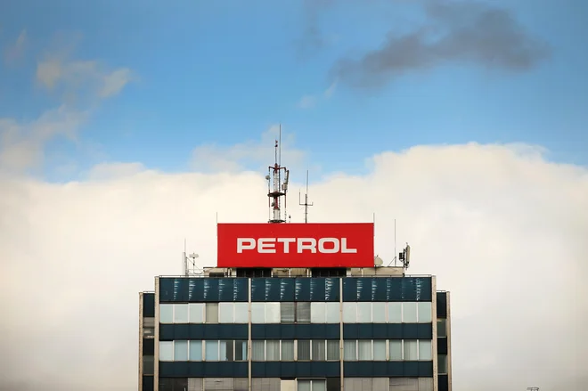 Petrol je v prvih devetih mesecih ustvaril 95,2 milijona evrov čistega dobička. FOTO: Jure Eržen/Delo