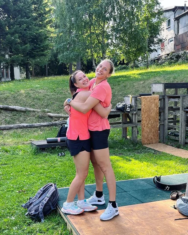 Primorski dvojec Andreja Slokar, Ana Bucik (desno) bo prvo slalomske preizkušnje sezone poskušal čimprej pozabiti. FOTO: Instagram