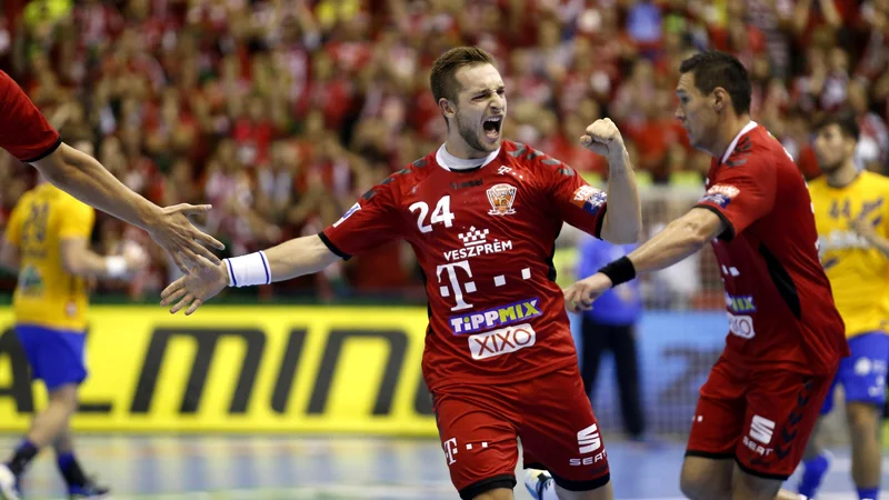 Fotografija: Gašper Marguč v dresu Veszprema še ni zapustil Zlatoroga poražen. FOTO: Matej Družnik/Delo