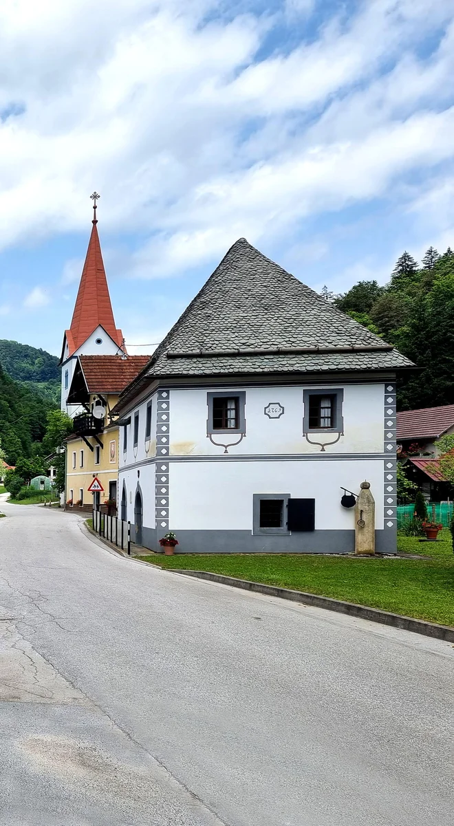 V srednjem veku je bil Lemberg znamenit trg, v katerem sta cveteli obrt in trgovina. Na takratne čase spominja prenovljeni Rotovž, v katerem je predstavljena muzejska zbirka o zgodovini trga. FOTO:  Robert Potokar